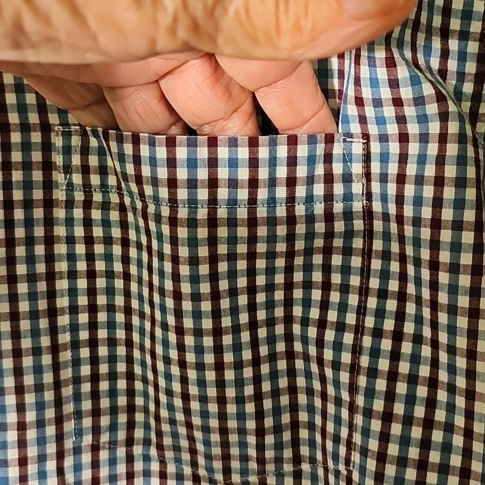 J.Crew Mens Shirt Button Down. Size Large. Burgundy/blue And White Checks.‎